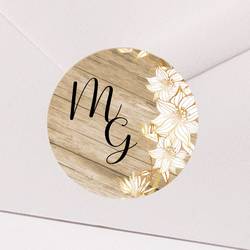 Sticker mariage fond bois et fleurs blanches avec impressions des initiales des marié.e.s